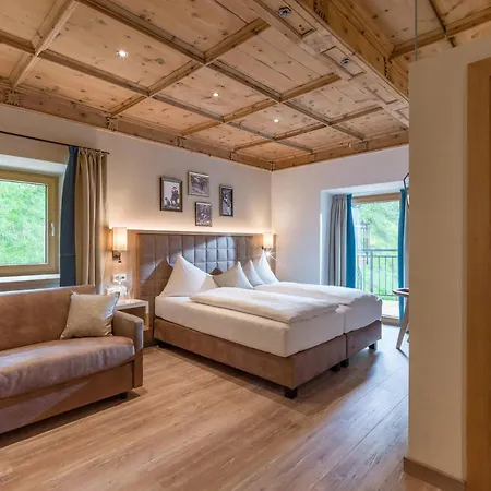 Alpen Glueck Unterm Rain Garni Han/Misafirhane