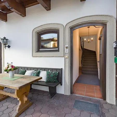 Han/Misafirhane Alpen Glueck Unterm Rain Garni