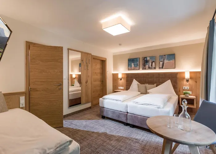 Alpen Glueck Unterm Rain Garni