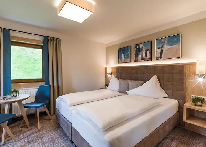 Alpen Glueck Unterm Rain Garni אורחן 4*