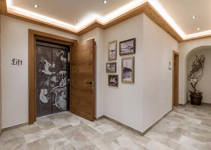 Alpen Glueck Unterm Rain Garni אורחן 4*