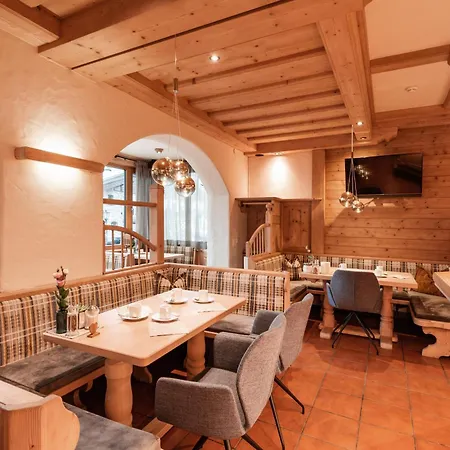 Mini-hôtel Alpen Glueck Unterm Rain Garni 4*